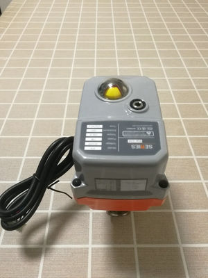 Actuador neumático de 3 posiciones con función de cuarto giro que ofrece un rango de par 10-500 Nm y tratamiento de superficie anodizado